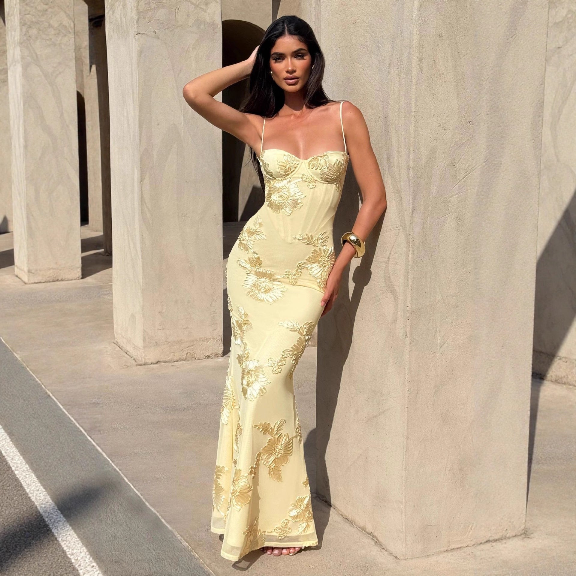 VelluraPetite Elegant Floral Backless Long Dress