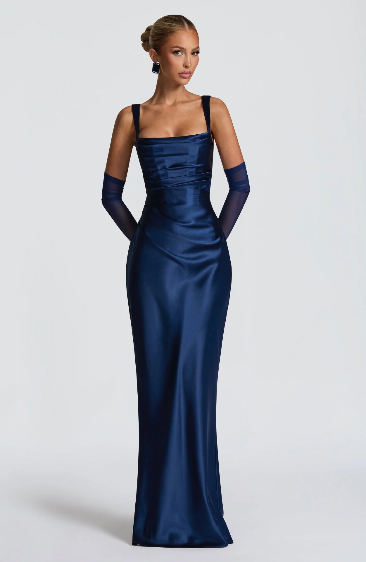 VelluraPetite Sleeveless High-Waist Slim Pleated Dress