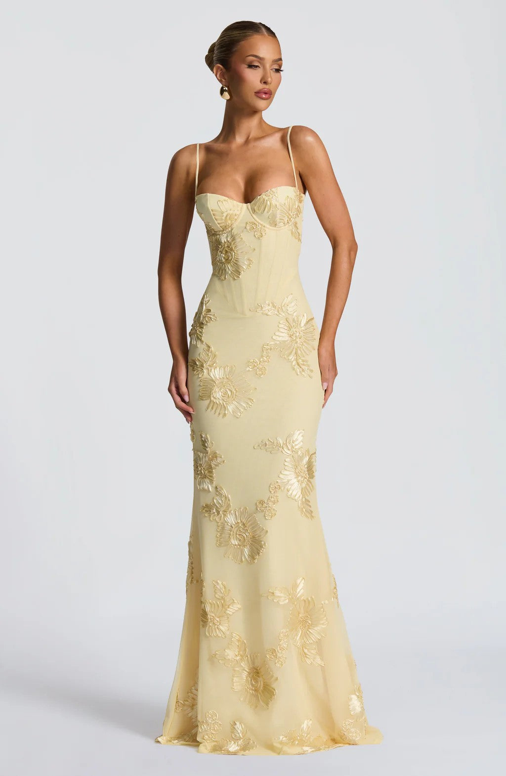 VelluraPetite Elegant Floral Backless Long Dress